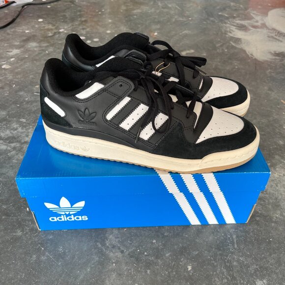 Adidas Originals Forum Low CL Black Size 10 Mens NEW UNOPENED - Picture 1 of 8